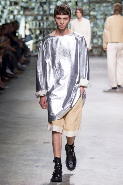 Look 4